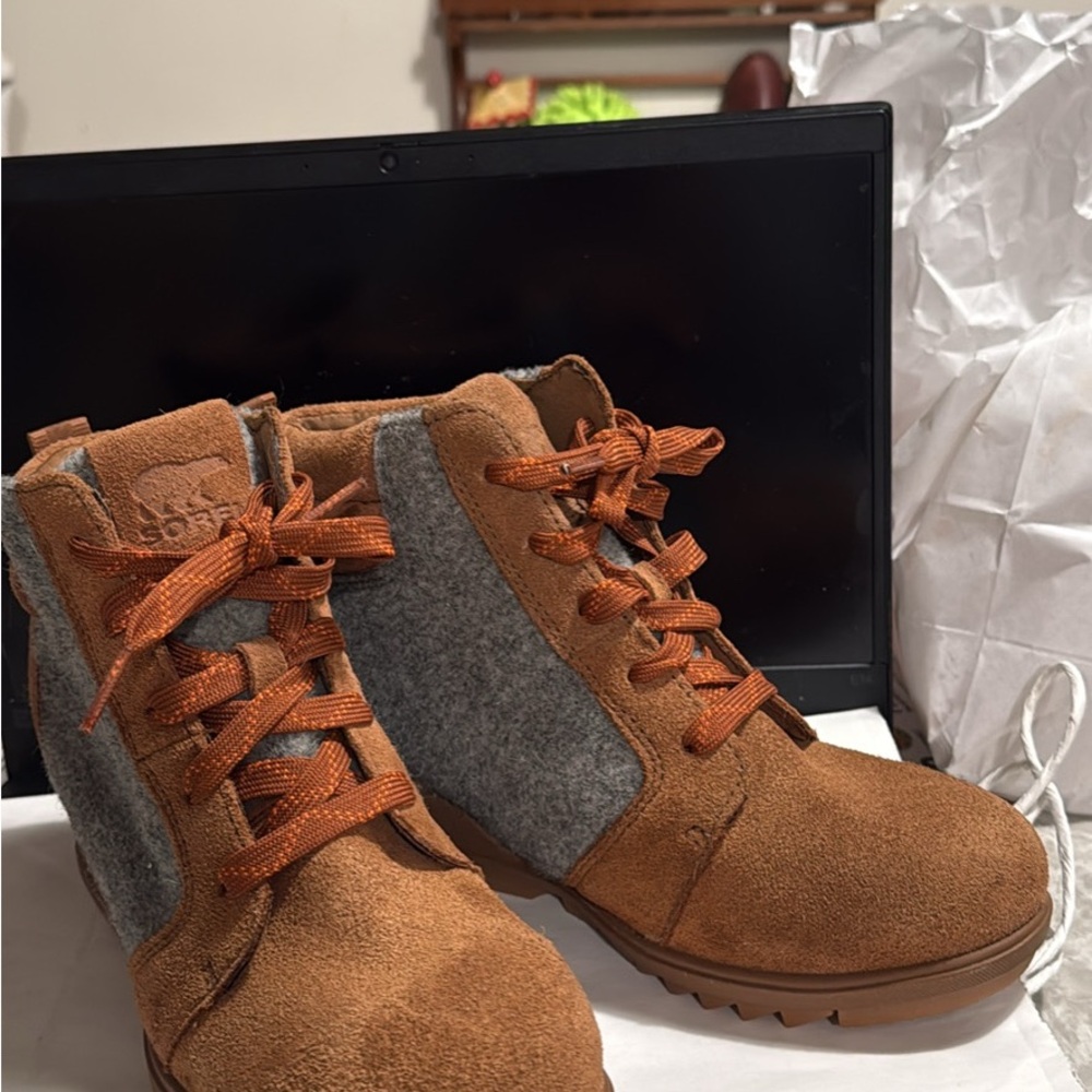 Sorel Women's Evie Ankle Lace Waterproof Booties, Tan Brown/Gray, Size 7 US